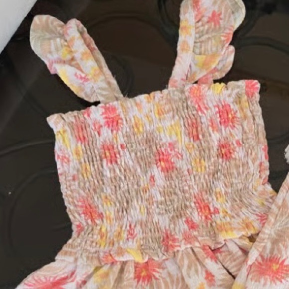 Preowned Btween size5 girls, 2 piece pants outfit, sleeveless top w/harem pants. - Picture 2 of 7